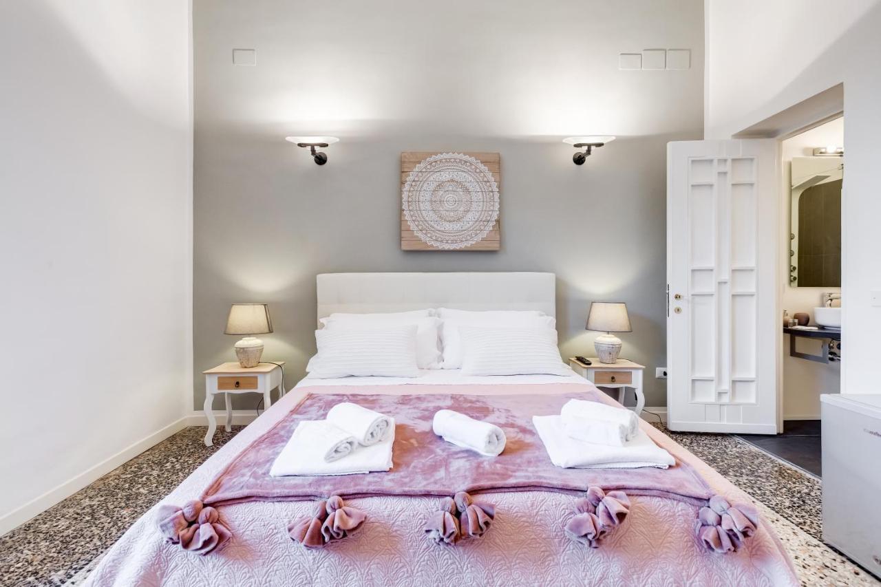 Monti Luxury Hotel Рим Екстериор снимка