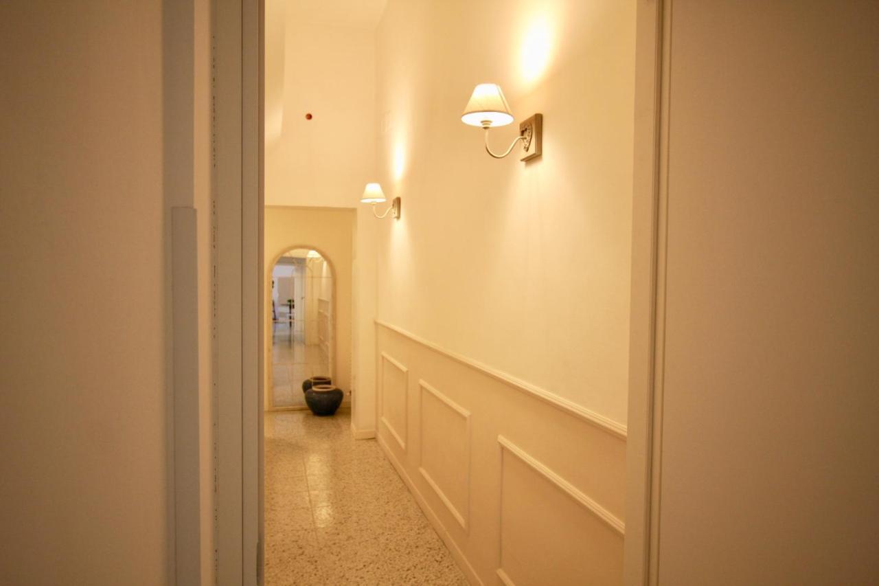 Monti Luxury Hotel Рим Екстериор снимка